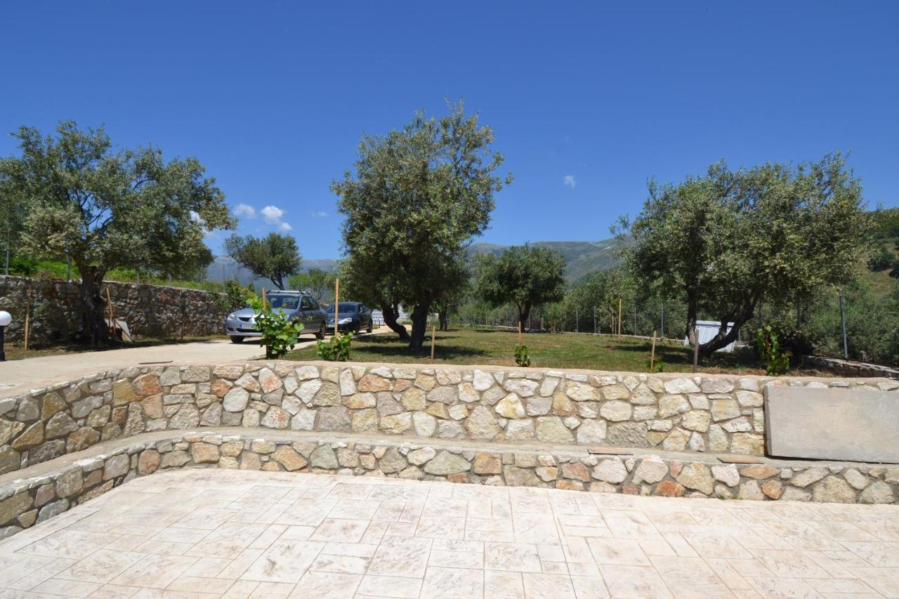 Bujtina Eleni Hotel Himara